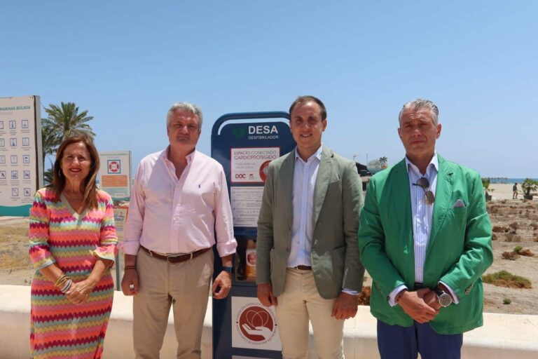 El Ayuntamiento de Vera continúa implantando puntos de cardioprotección en su municipio para blindar el corazón de sus vecinos