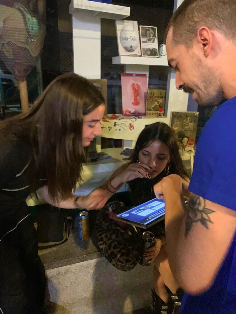 El 82’9% de los jóvenes que salen de fiesta en Madrid no coge el coche si han bebido