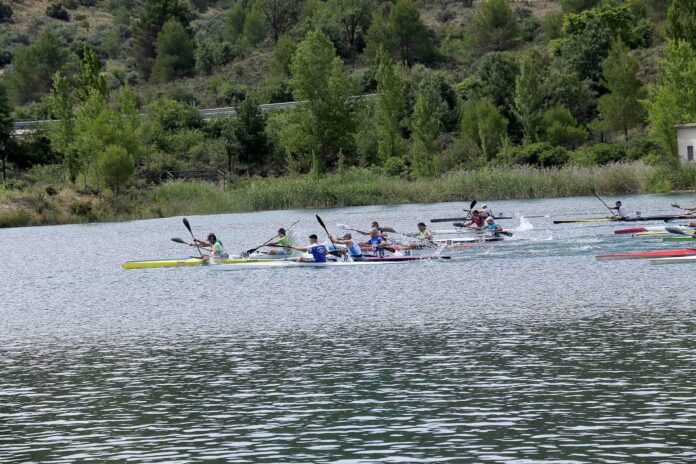 104 palistas de 7 comunidades autónomas y 17 clubes, en la III Regata de Pareja de Piragüismo