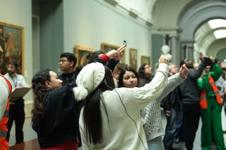 El Museo Nacional del Prado y Fundación Endesa acercan el arte a colectivos de personas en riesgo de exclusión en la II edición de su proyecto “Marcos de mira”