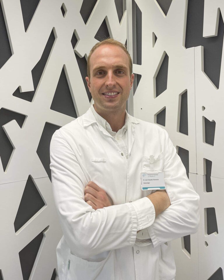 Juan Céspedes, ginecólogo de Policlínica Gipuzkoa: "Para prevenir las ETS hay que utilizar métodos de barrera, los anticonceptivos orales no las previenen"