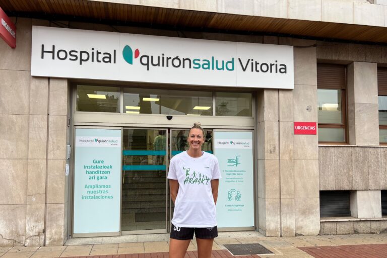 La primera plantilla del Kutxabank Araski realiza los reconocimientos médicos en el Hospital Quirónsalud Vitoria