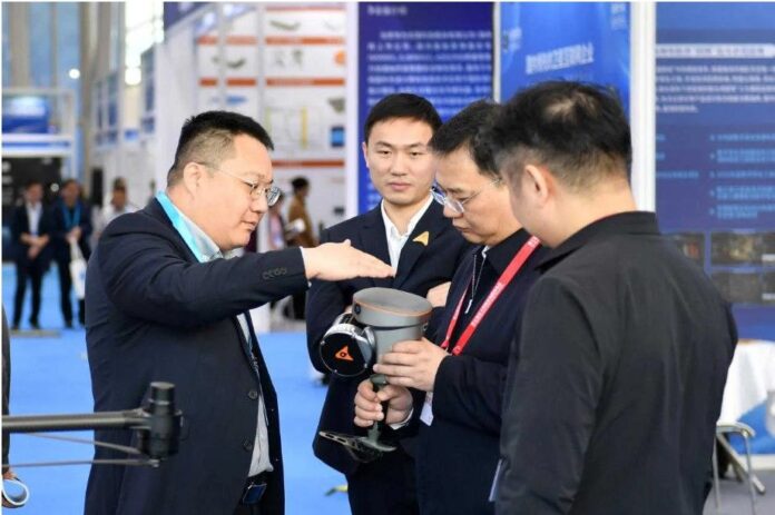 Celebración en Zhuzhou de la tercera cumbre internacional sobre las aplicaciones del sistema de navegación por satélite Beidou