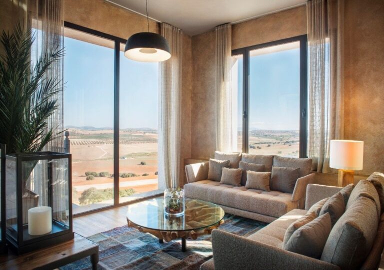 La Zambra en España, Brach en París o Sugar Beach en Isla Mauricio: así son algunos de los hoteles imprescindibles para una escapada de otoño