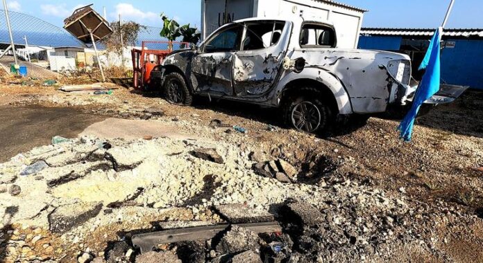 El ejército israelí derriba una torre de vigilancia y una valla de la misión de paz de la ONU en el sur del Líbano