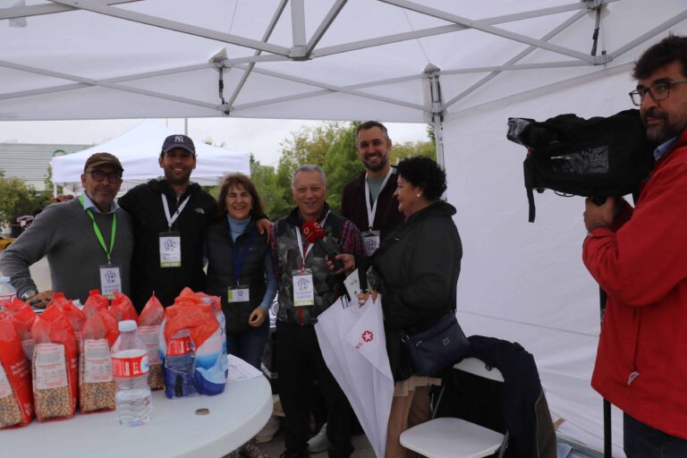 El Mercado Municipal de Productores de Villa de Vallecas crece, a pesar de la lluvia
