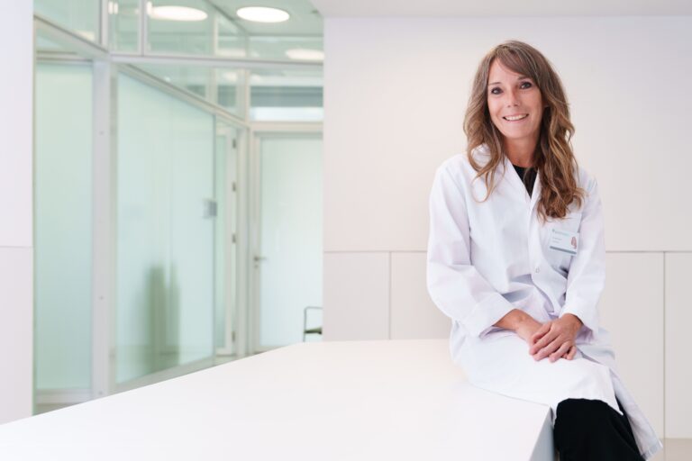 "Hoy en día es posible tratar prácticamente todas las varices sin recurrir a cirugía", doctora Nerea García Garai