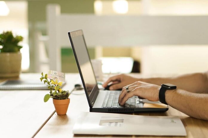 Redkom Computers apuesta por la digitalización con su nuevo servicio de Factura Electrónica para autónomos y pymes