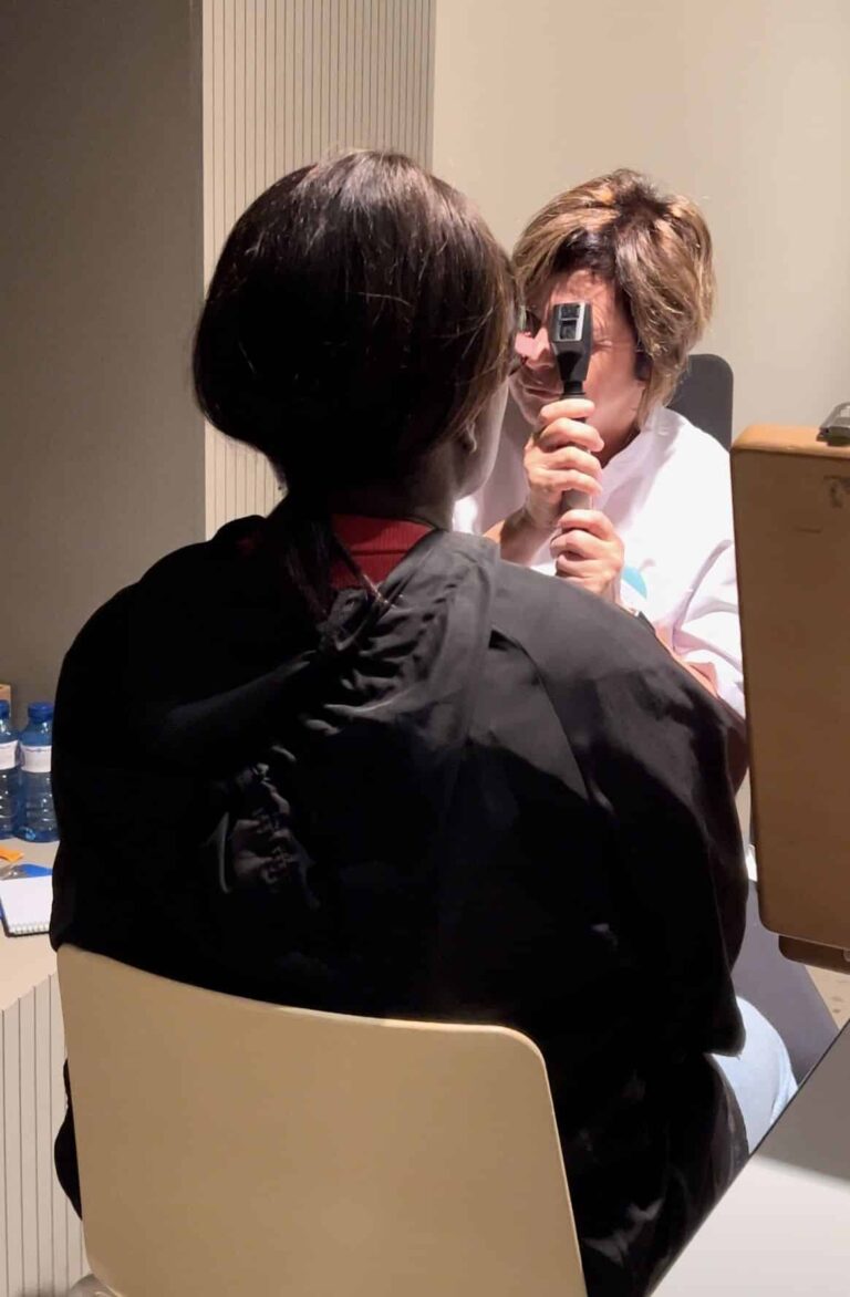 'Ver para Crecer' volvió a Barcelona para entregar gafas que cambian vidas, de la mano de San Juan de Dios