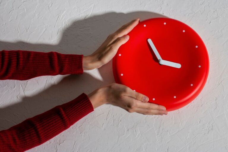 ¿Es razonable cambiar la hora cada seis meses?