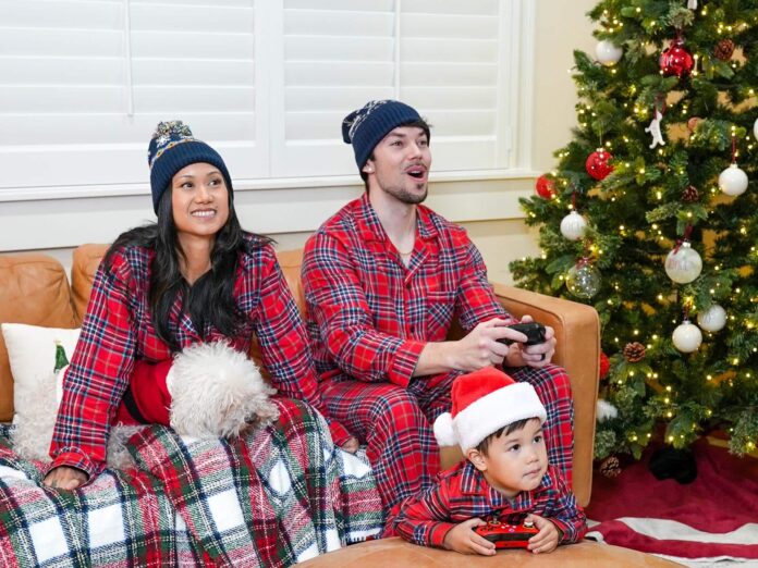 Feel the merriment with Microsoft Store Black Friday and Cyber Week savings on the season’s hottest tech, from Surface to Xbox