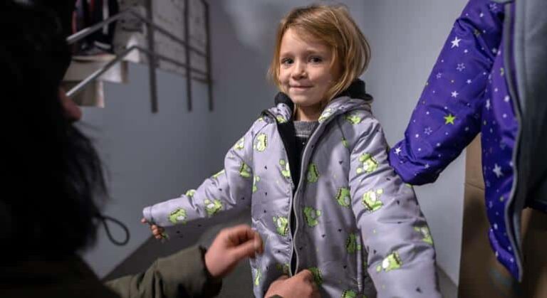 La transferencia de armas y municiones a Ucrania y Rusia continúa, advierte la ONU