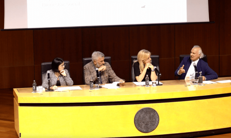 El Dr. de la Peña es aclamado por la autoridades Canarias por su prestigiosa 'Guía para vivir sanos 120 años'