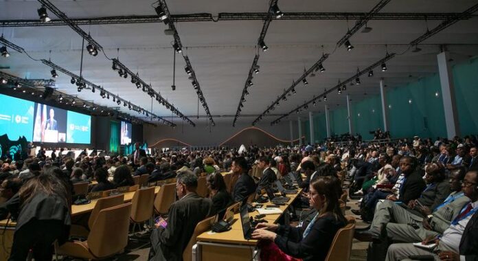 La COP29 concluye con un acuerdo de 300.000 millones de dólares anuales para los países en desarrollo