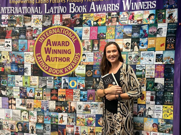 La novela 'Sol Negro' de Laura Tarragó triunfa en los International Latino Book