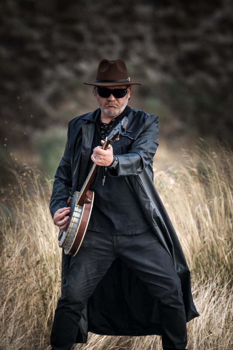 Doctor Jones presenta su nuevo sencillo