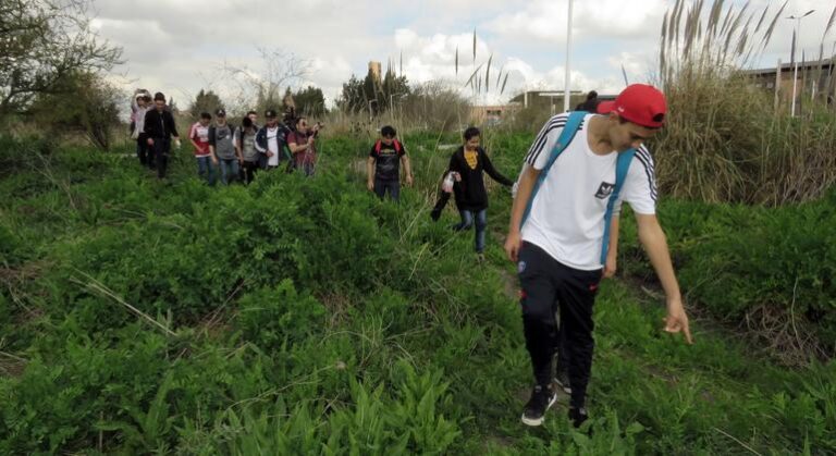 Los niños de los barrios marginados de Buenos Aires lloran de alegría cuando ven la naturaleza por primera vez