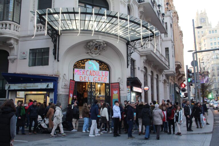 MERCADILLO DEL GATO abre sus puertas a la navidad