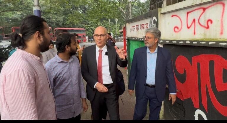 Türk: Algunos políticos están aprovechando el malestar en las sociedades por no ser tomadas en serio