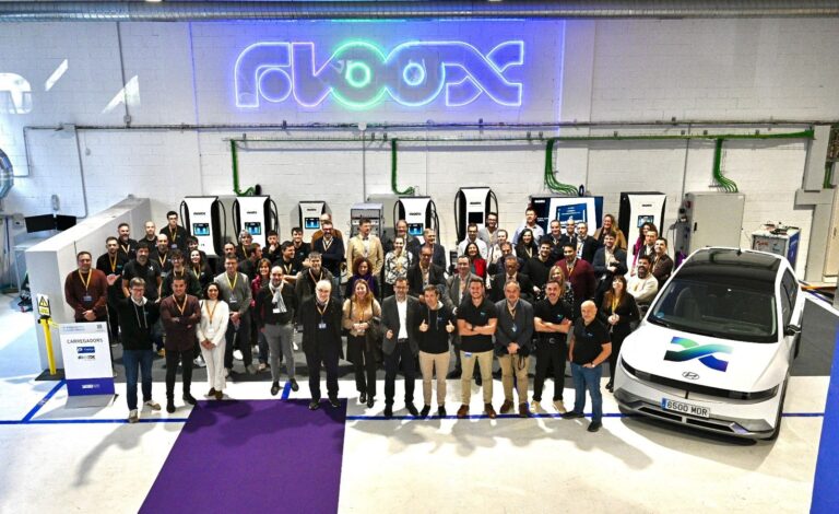 Una startup catalana presenta el cargador de vehículo eléctrico de 240kW más compacto del mundo