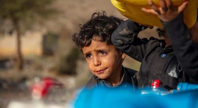 Yemen: Tras el bombardeo al aeropuerto de Saná, la ONU urge a respetar la infraestructura civil para que entre la ayuda