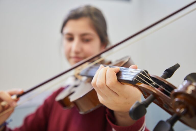 El Colegio Juan Pablo II de Parla integra la música desde las primeras etapas, con un impacto único