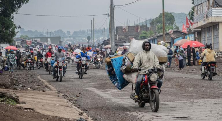 RD Congo: saqueos, hospitales desbordados de heridos y cadáveres en las calles de Goma