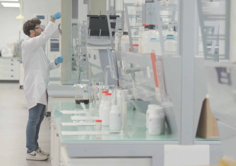 FUCHS impulsa la innovación sostenible con una inversión de 3M€ en sus Laboratorios de I+D, en Castellbisbal