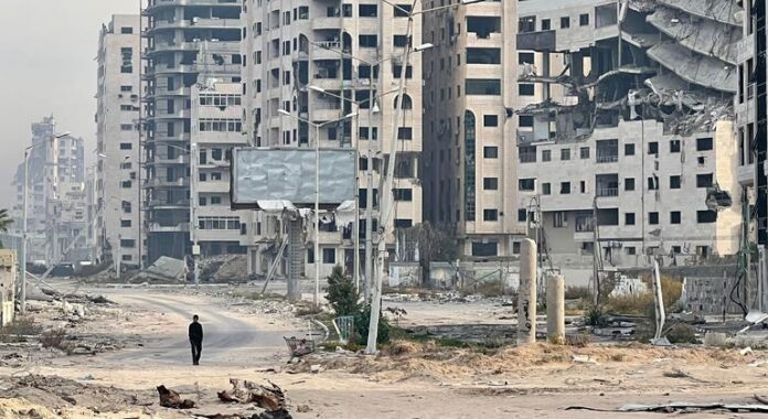 Gaza, cierre de Al Jazeera, mpox... Las noticias del lunes