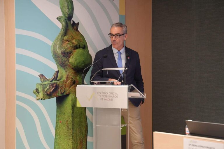 COLVEMA organiza una jornada para promover el buen uso de los antibióticos y en la que puso de manifiesto la complejidad de la aplicación del sistema PRESVET