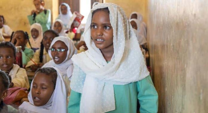 El regreso a la escuela de Wisam en Sudán está lleno de promesas