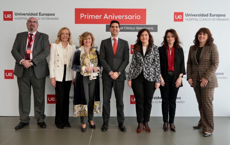 Emilio Viciana preside el aniversario del Hospital Clínico Veterinario de la Universidad Europea de Madrid