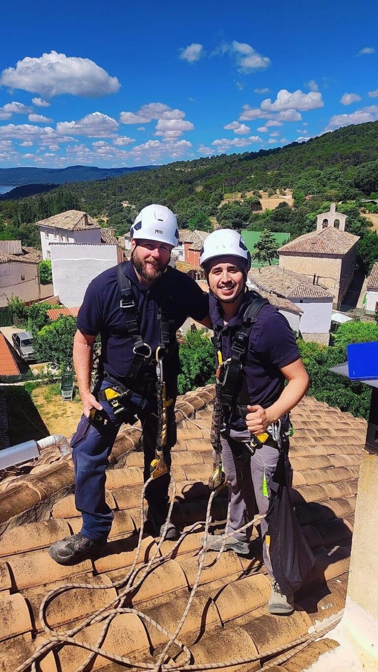 Hispaled, luz LED para alumbrar el futuro de jóvenes en riesgo de exclusión