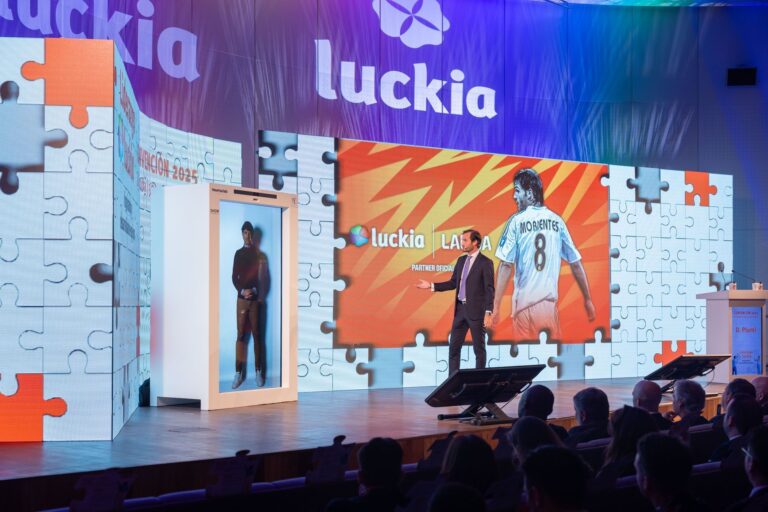 Morientes se transforma en un avatar digital en la Convención de Luckia