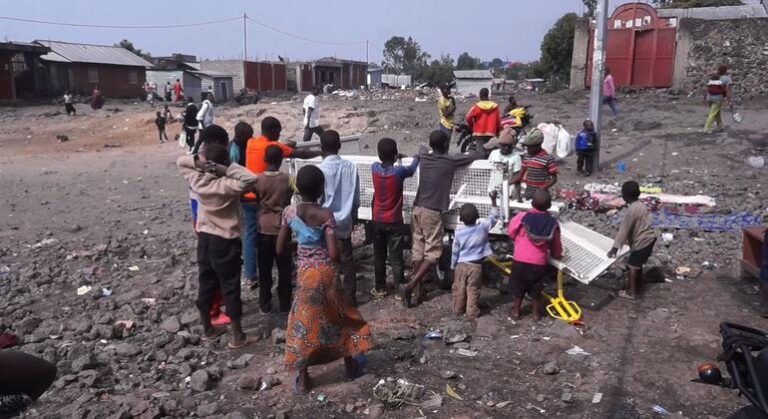 RD Congo, Ucrania, Día de la Radio y del Preservativo… Las noticias del jueves