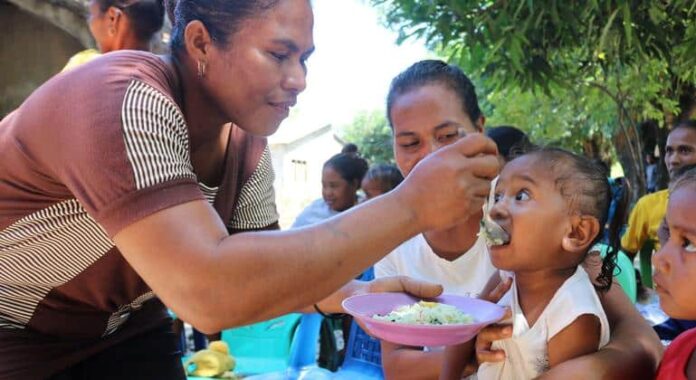 América Latina debe fortalecer la regulación de quienes prestan cuidado a familiares