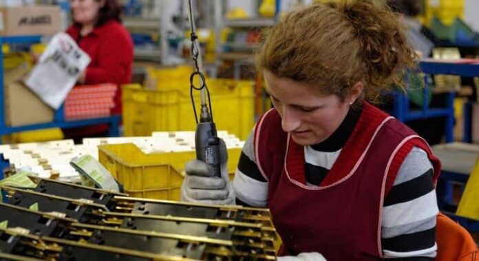 La desaceleración económica, las tensiones geopolíticas y el cambio climático ponen en jaque el mercado laboral