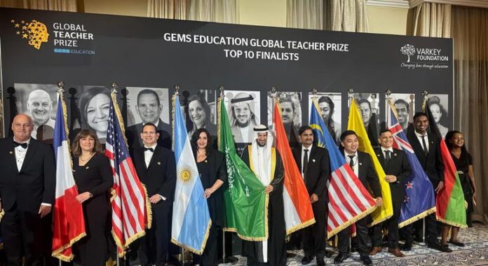 La argentina Karina Sarro, reconocida entre los 10 mejores docentes del mundo