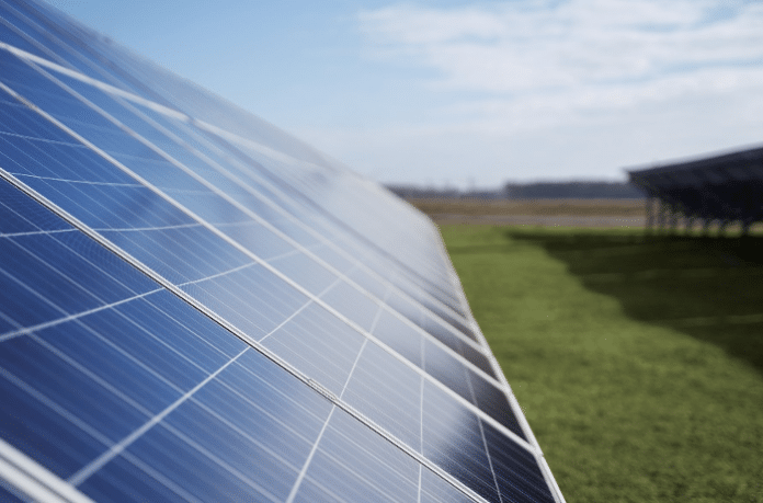 Las renovables superarán los 149 TWh y representarán el 56% del mix energético en España en 2025, según OBS Business School