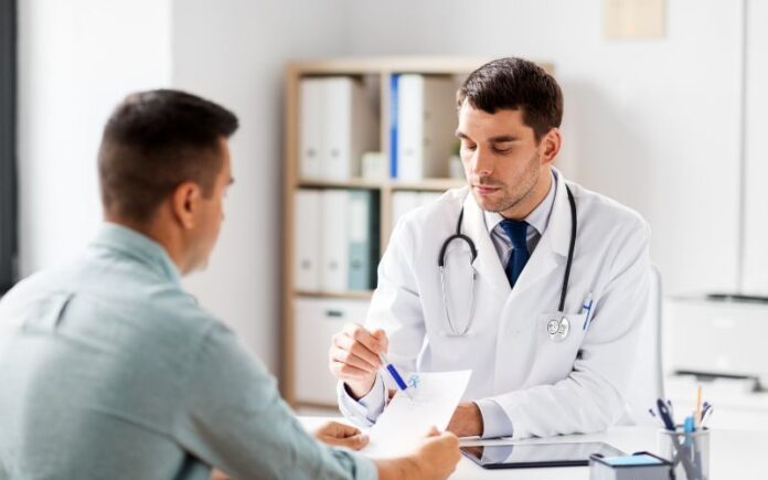 Doctor Santos, de The Test: "Los hombres tienden a resignarse en la andropausia y sienten vergüenza ante la disfunción eréctil"
