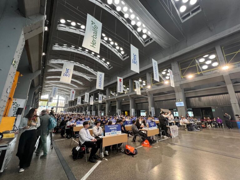 Brecha de género en el emprendimiento juvenil: el 40% de los hombres prefiere el autoempleo frente al 30% de las mujeres