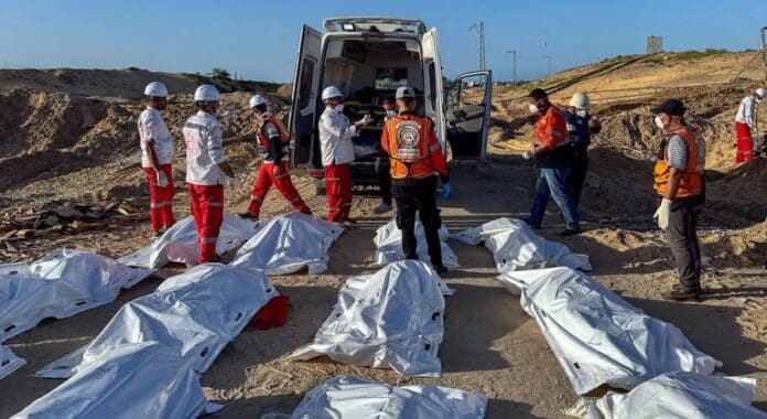 Gaza: Un paramédico sigue desaparecido desde la matanza de 15 trabajadores humanitarios