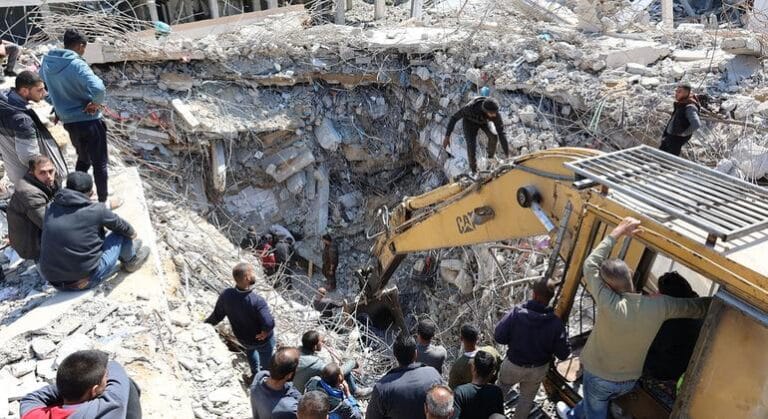 Gaza: La destrucción de las excavadoras frustra las esperanzas de encontrar a miles de desaparecidos