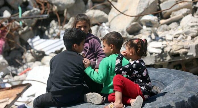 Más de un millón de niños en Gaza no han recibido ayuda vital en más de un mes