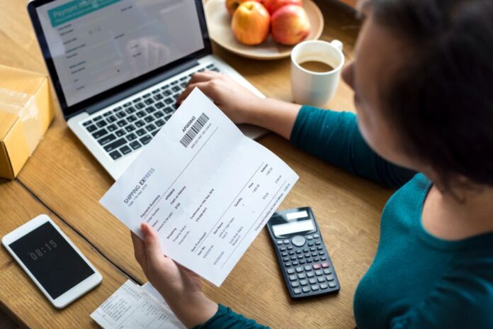 Redkom declara sobre los nuevos plazos y datos relacionados con la factura electrónica en España