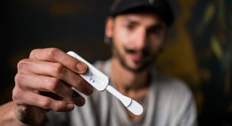 Una sentencia pionera en España reconoce que una persona no puede ser discriminada por ser seropositiva