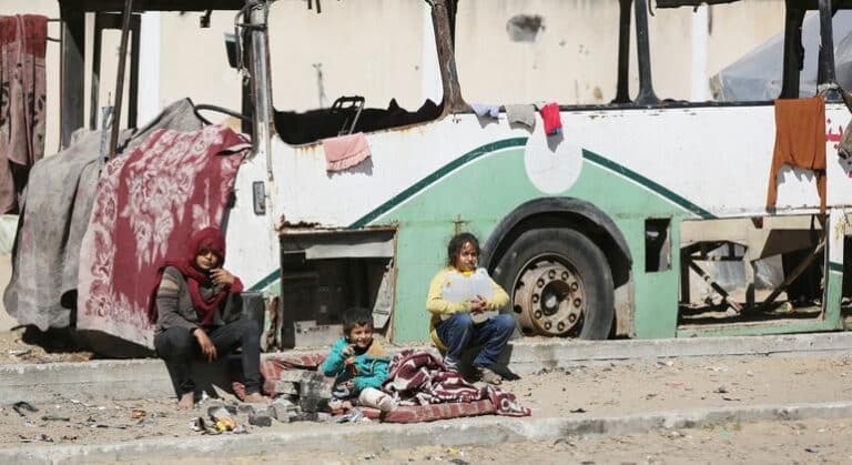 Gaza: Al menos 322 niños han muerto desde que se reanudaron los ataques israelíes