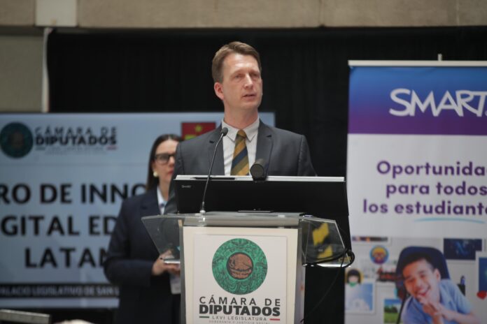 Un nuevo futuro para la educación en México: SMART Technologies impulsa la transformación digital educativa