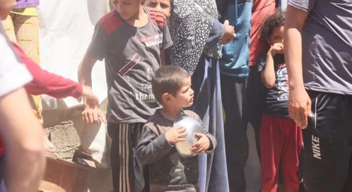El jefe de ayuda humanitaria de la ONU exige la reanudación de la ayuda en Gaza