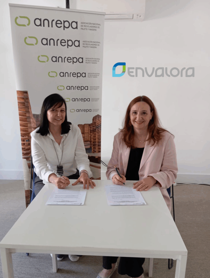 ENVALORA y ANREPA firman un acuerdo para reforzar la trazabilidad y reutilización de los palets y envases de madera
